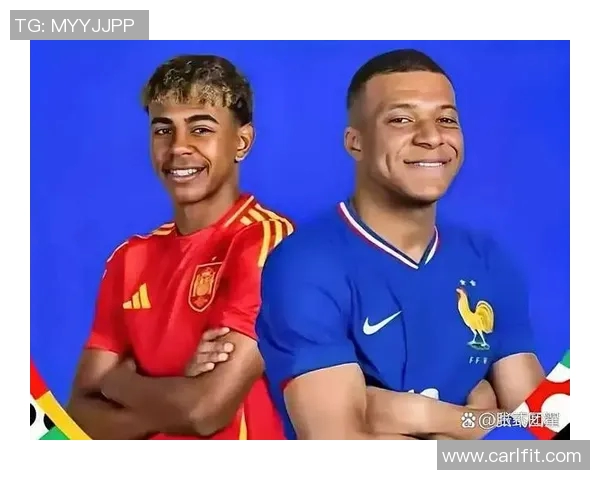 足球明星儿子最新近照曝光引发网友热议颜值与运动天赋兼备