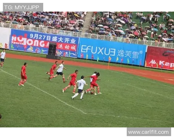 足球明星摆件艺术魅力展现与收藏价值解析