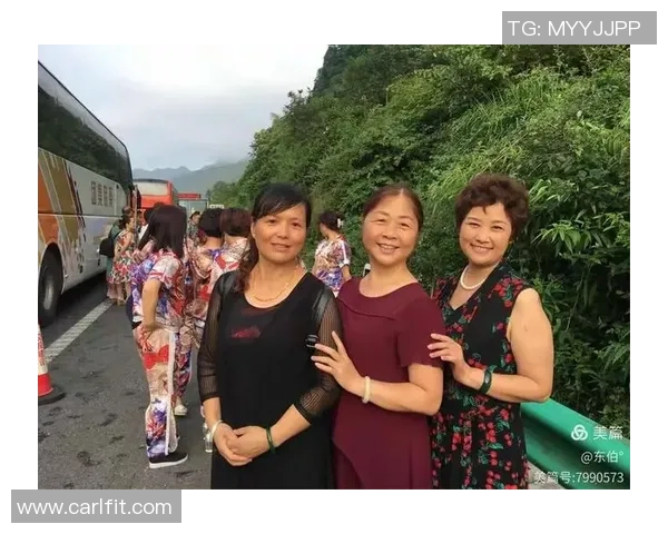 足球明星携家人畅游中国度假体验多元文化与美食之旅