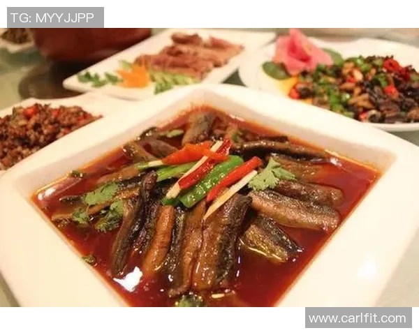 足球明星畅享中国火锅美食之旅品味独特风味与文化魅力